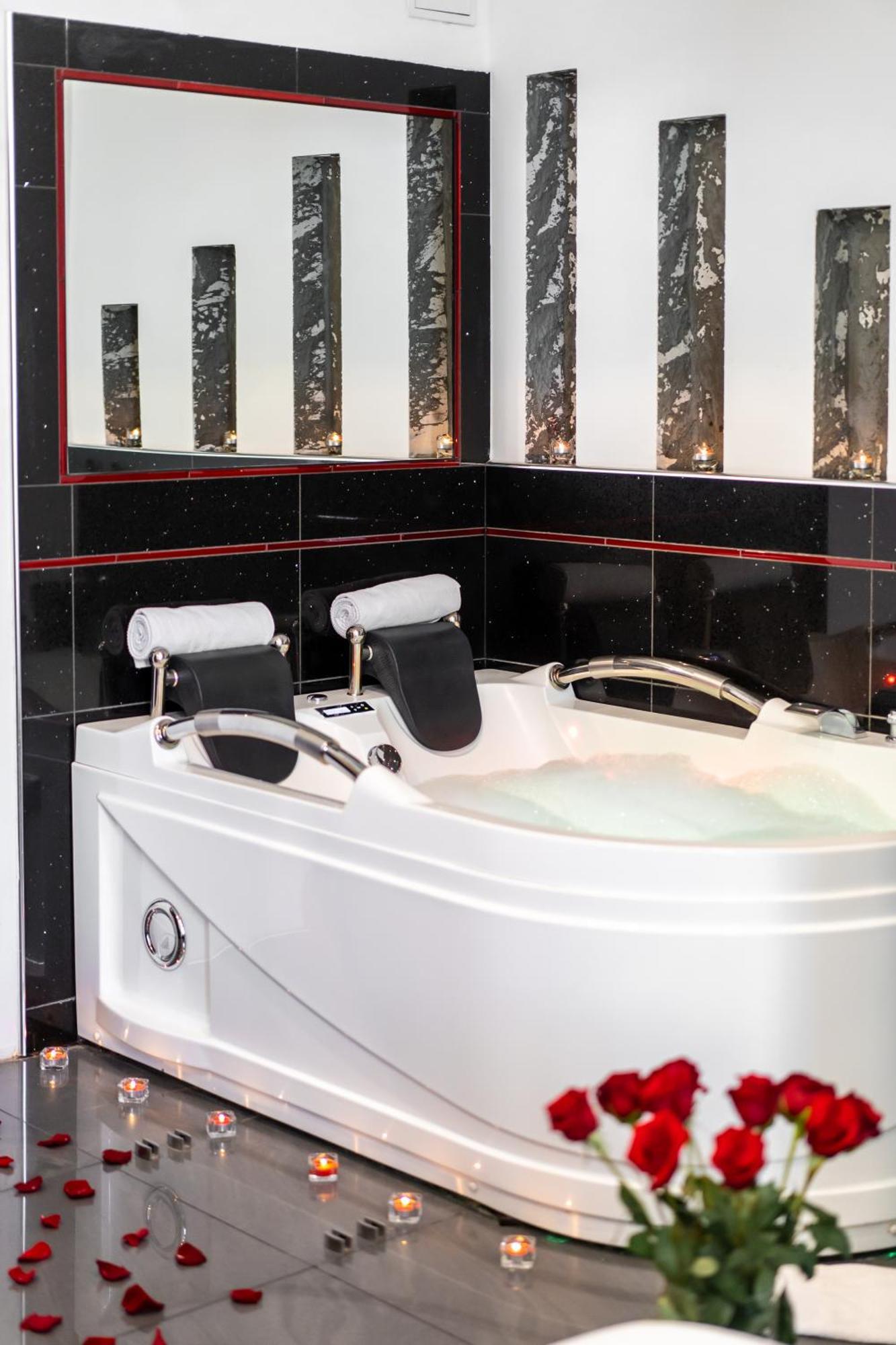קרקוב Komorowski Luxury Guest Rooms מראה חיצוני תמונה